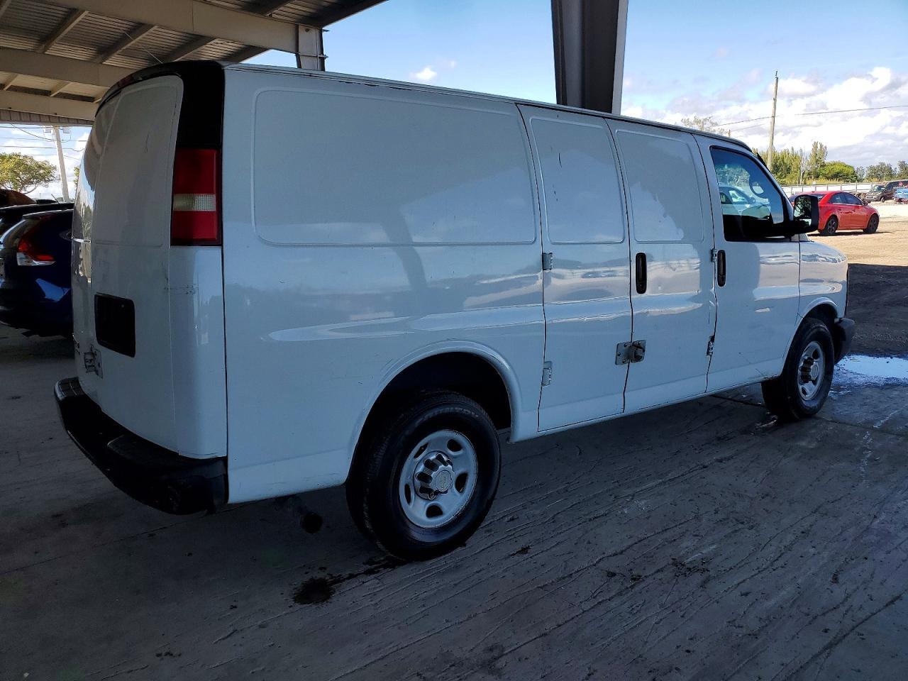 2013 Chevrolet Express G2500 - zdjęcie 3