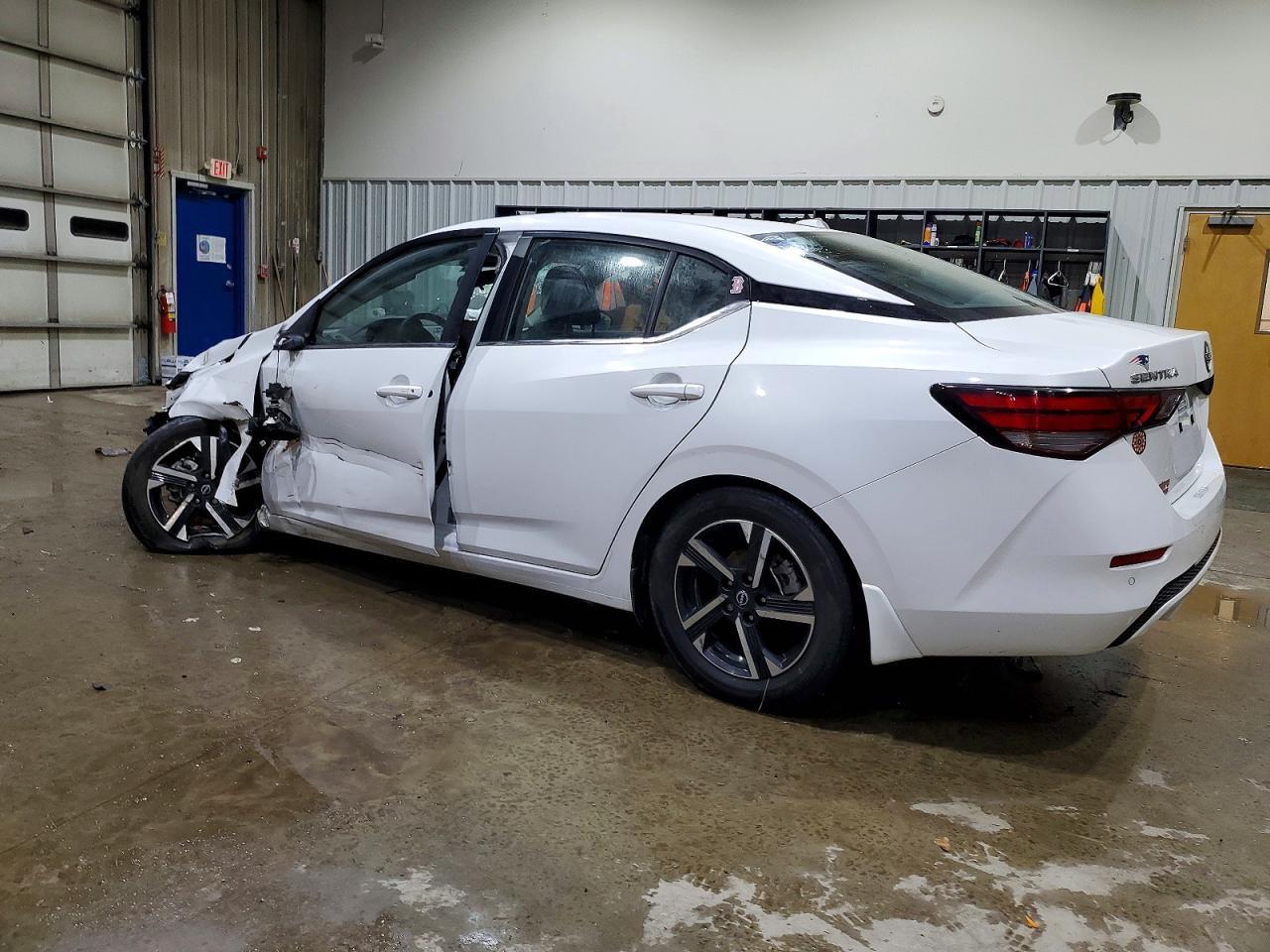 2025 Nissan Sentra Sv - zdjęcie 2