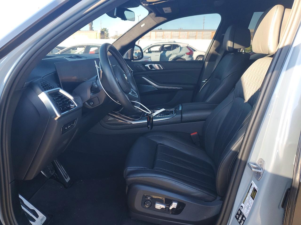 2025 BMW X7 M60I - zdjęcie 7