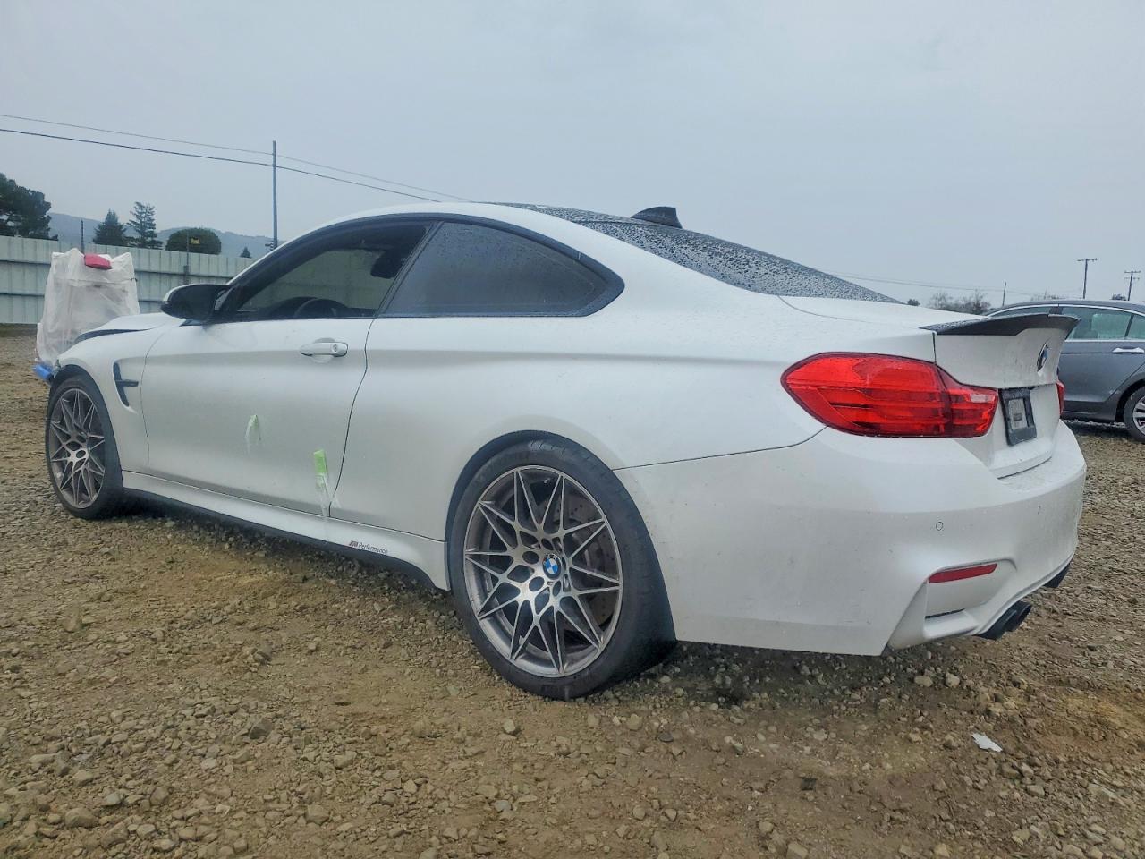 2017 BMW M4 - zdjęcie 2