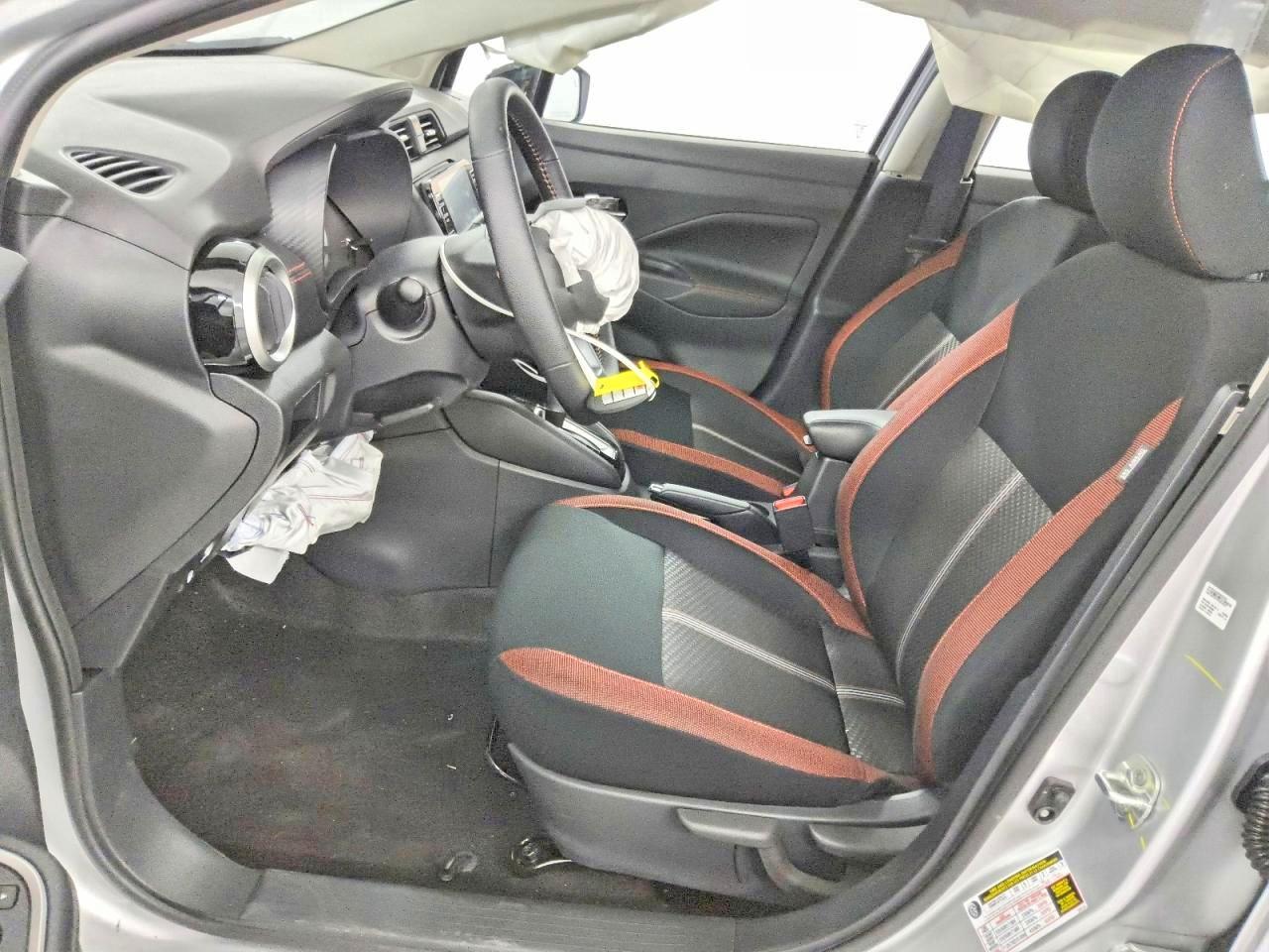 2025 Nissan Versa Sr - zdjęcie 7