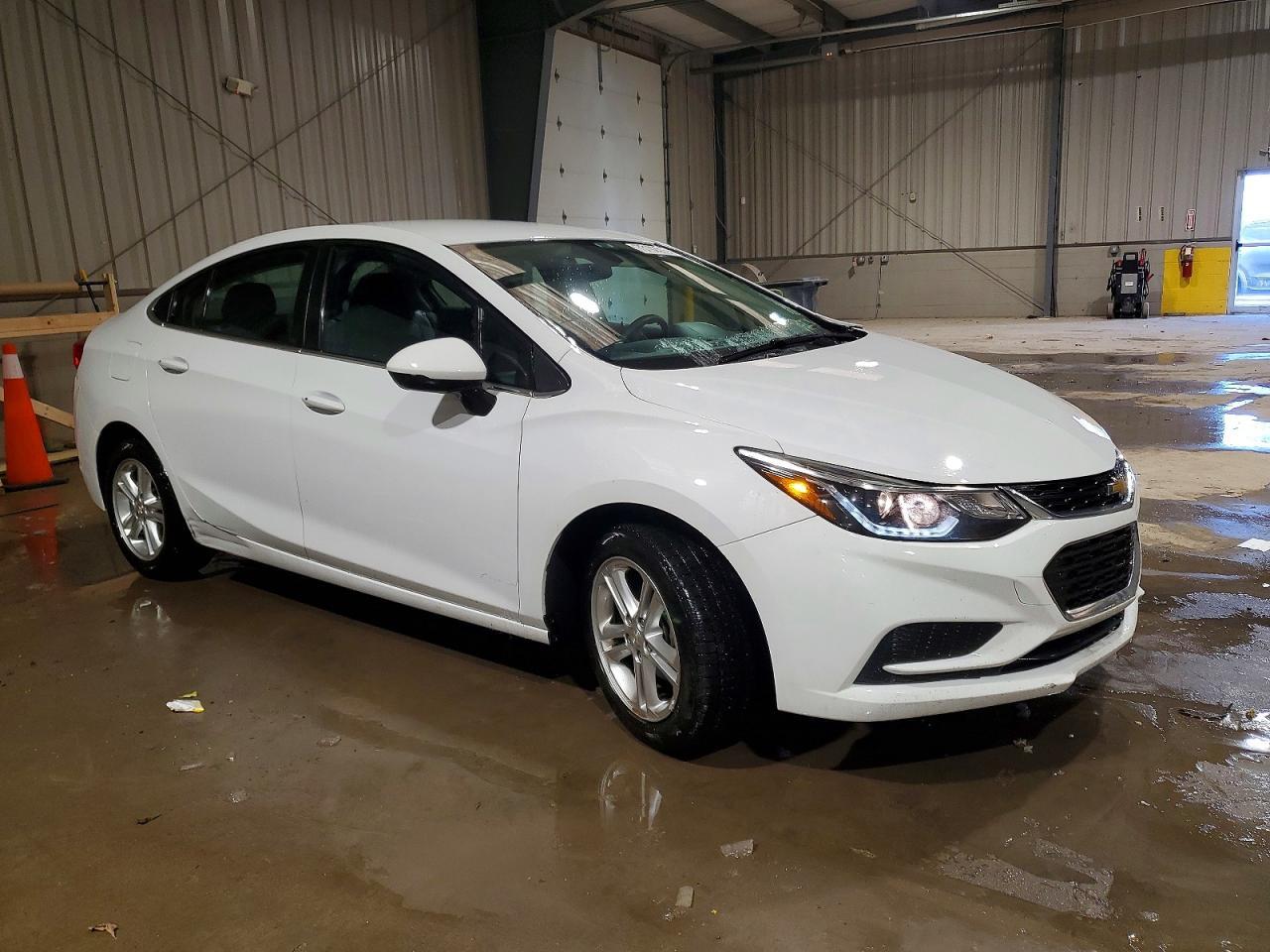 2017 Chevrolet Cruze Lt - zdjęcie 4