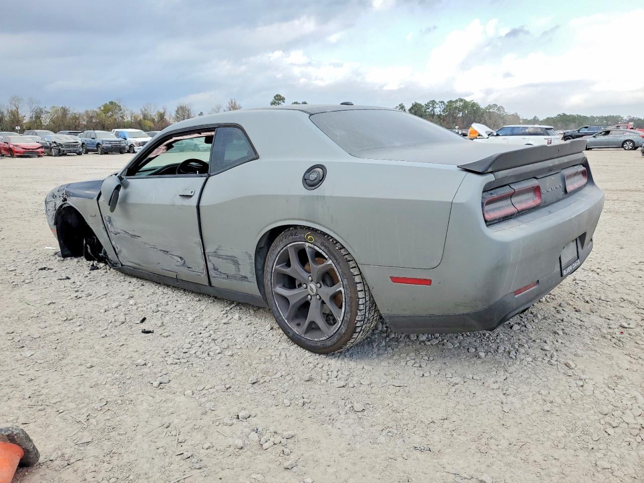 2019 Dodge Challenger R/T - zdjęcie 2