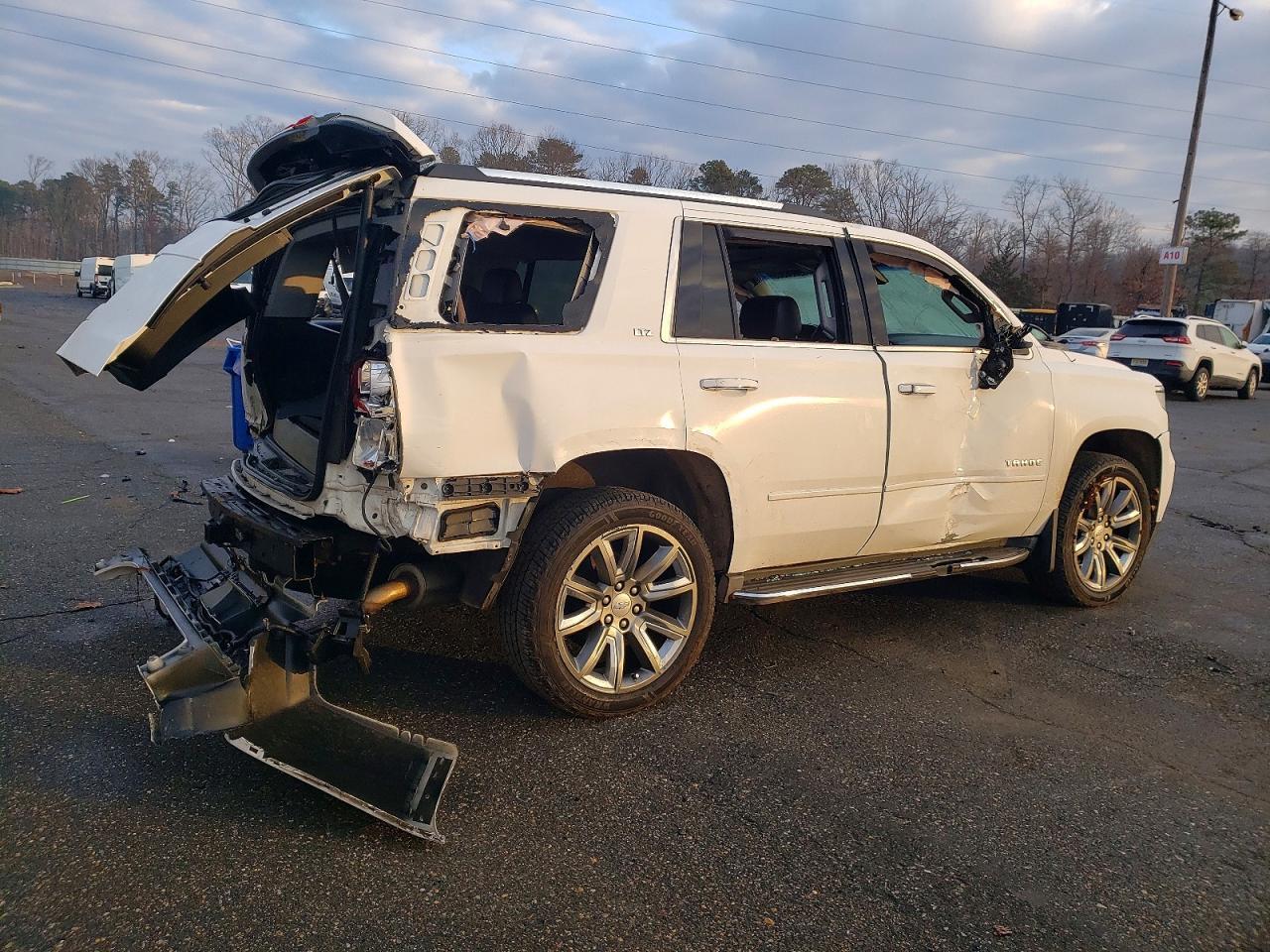 2015 Chevrolet Tahoe K1500 Ltz - zdjęcie 3