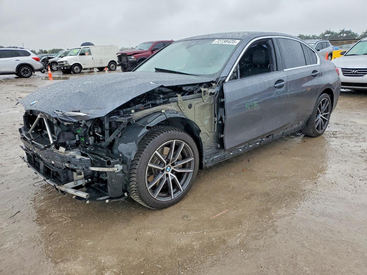 2019 BMW 330Xi - zdjęcie główne