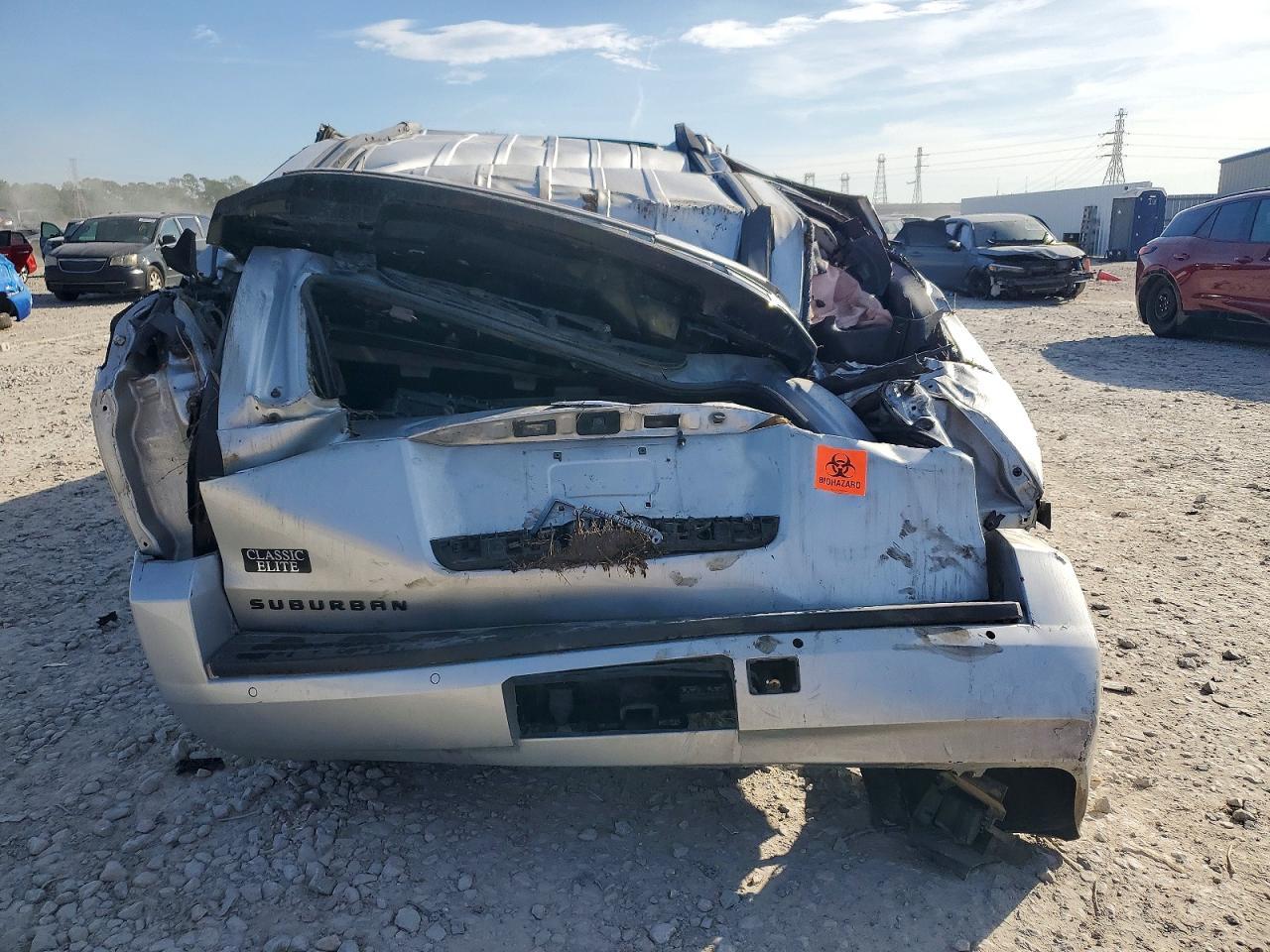 2018 Chevrolet Suburban C1500 Lt - zdjęcie 6