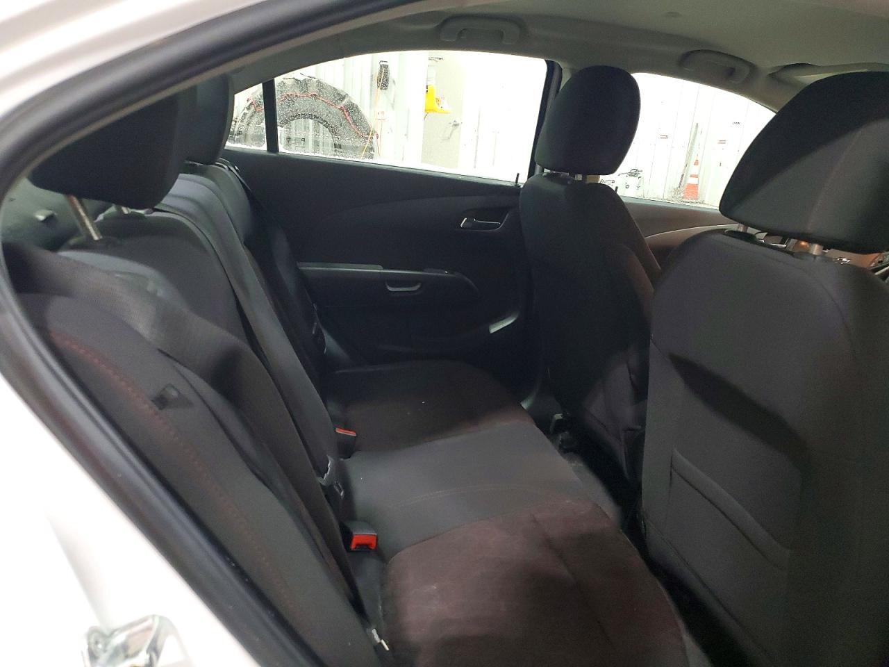 2020 Chevrolet Sonic Lt - zdjęcie 10