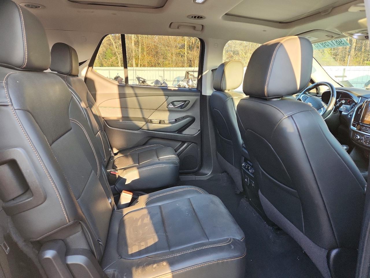 2020 Chevrolet Traverse Premier - zdjęcie 11