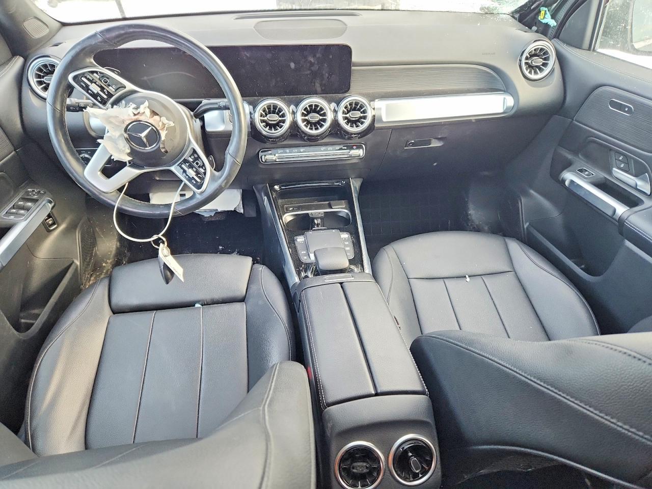 2022 Mercedes-Benz Truck Glb250 4Dr Awd - zdjęcie 8