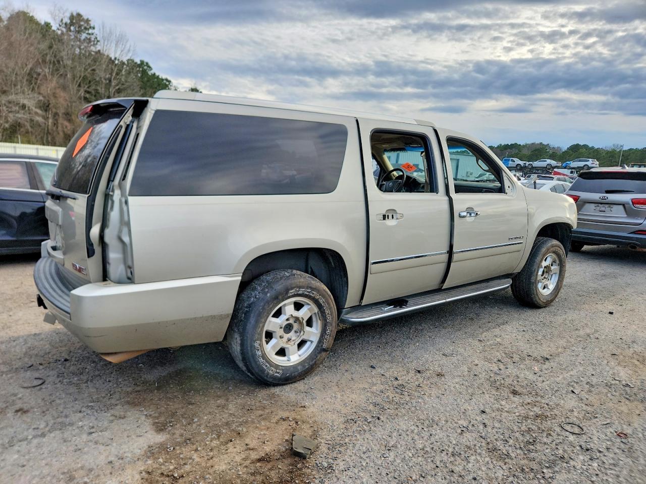 2013 GMC Yukon Xl Denali - zdjęcie 3