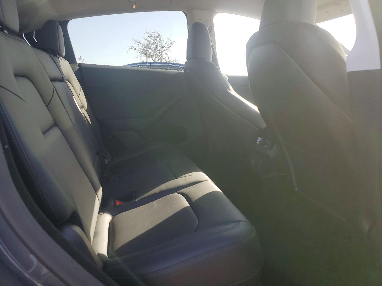 2023 Tesla Model Y - zdjęcie 11