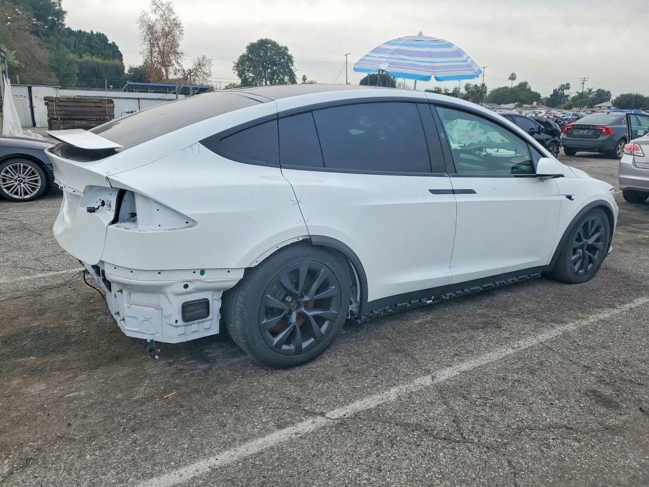2023 Tesla Model X - zdjęcie 3