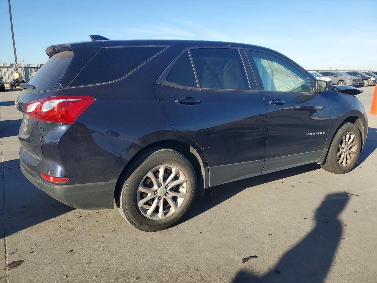 2020 Chevrolet Equinox Ls - zdjęcie 3