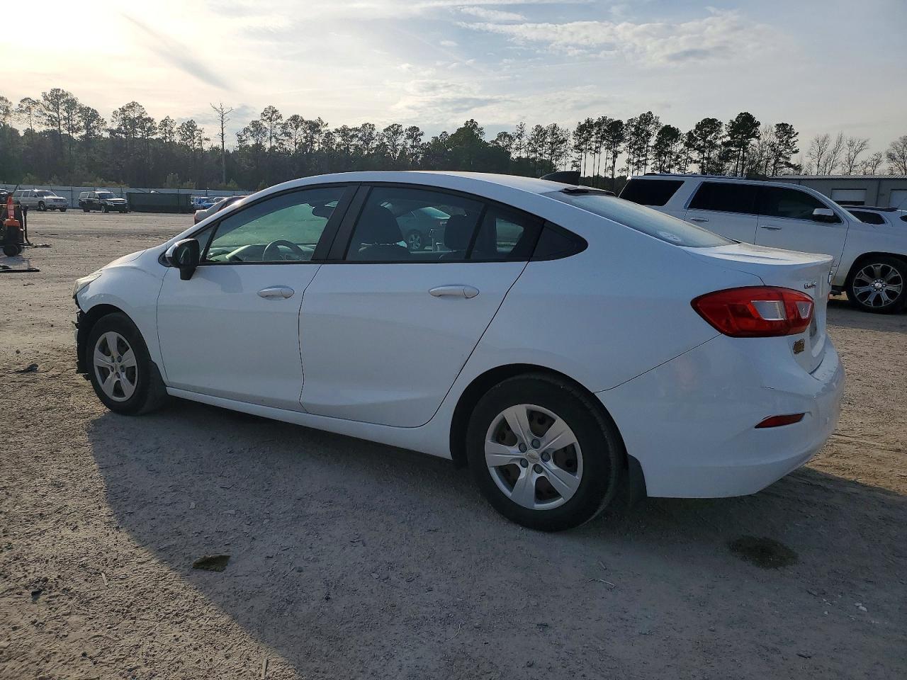 2017 Chevrolet Cruze Ls - zdjęcie 2