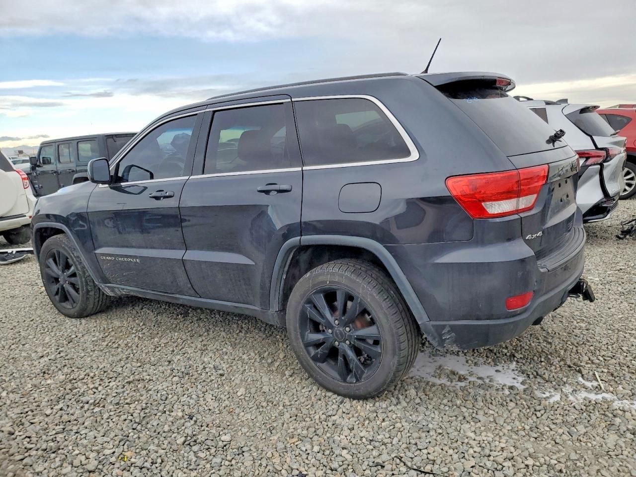2013 Jeep Grand Cherokee Laredo - zdjęcie 2