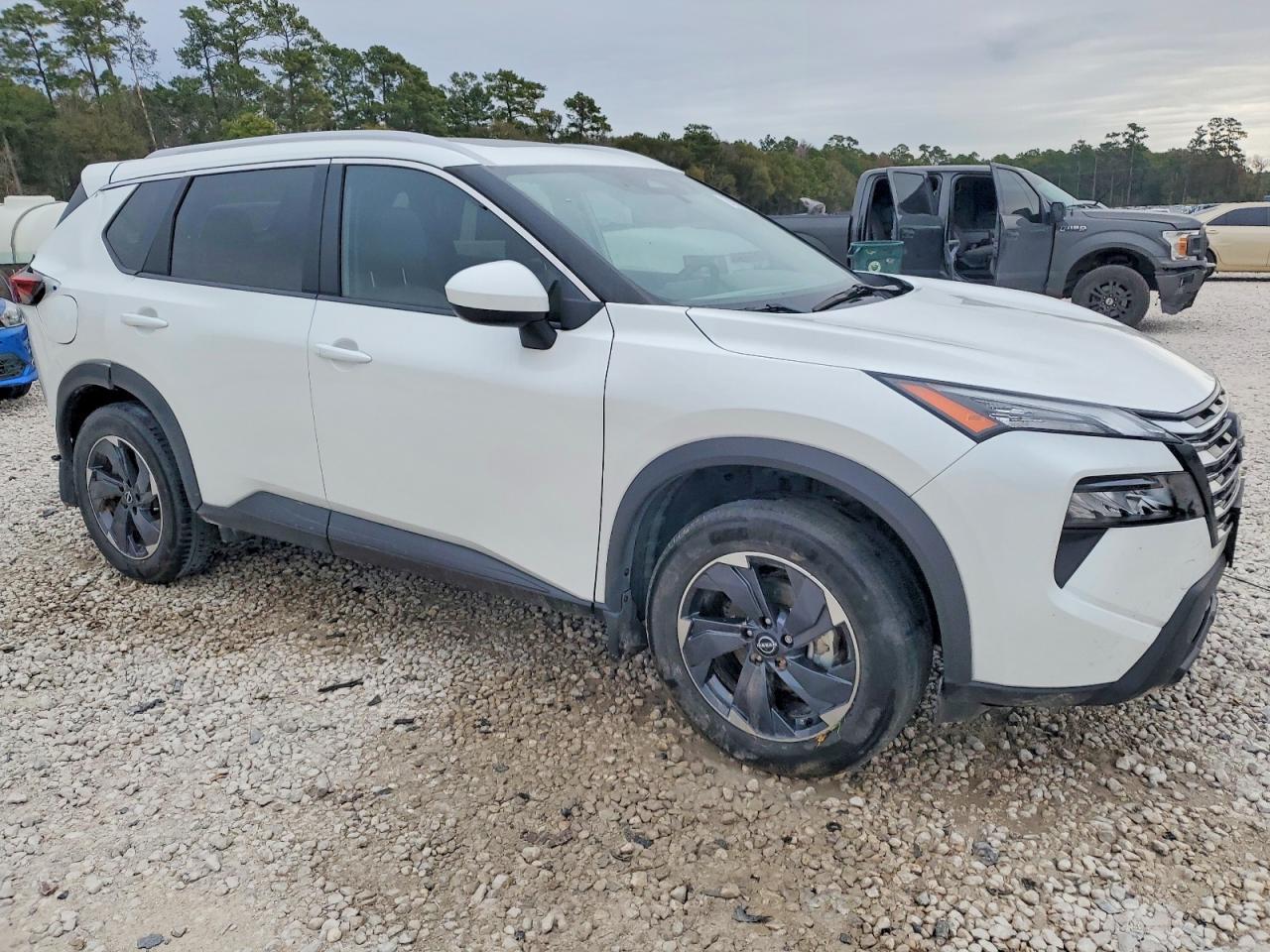 2024 Nissan Rogue Sv - zdjęcie 4