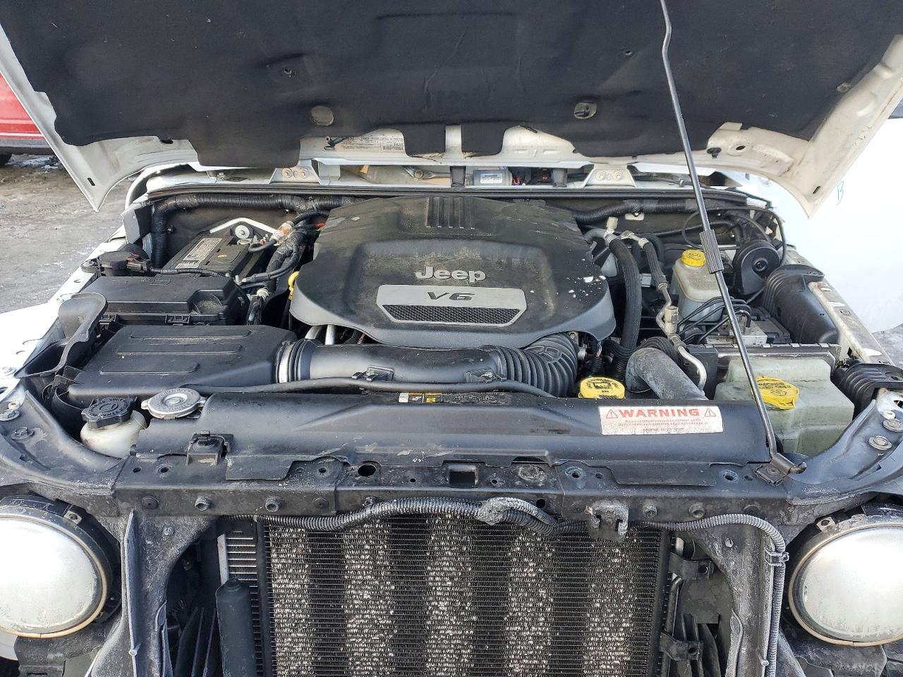 2017 Jeep Wrangler Unlimited Sahara - zdjęcie 12