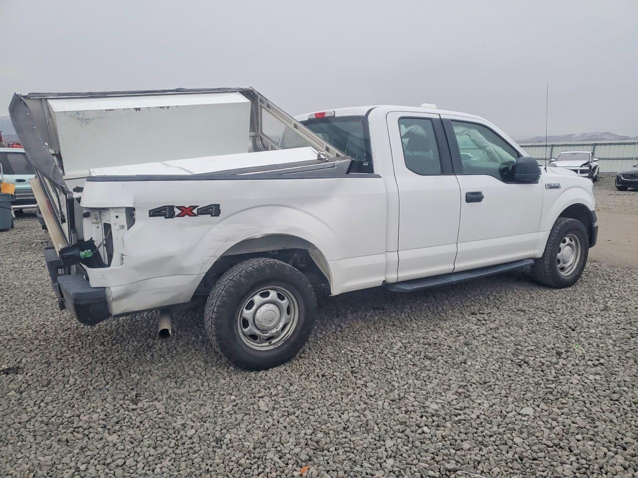 2016 Ford F150 Super Cab - zdjęcie 3