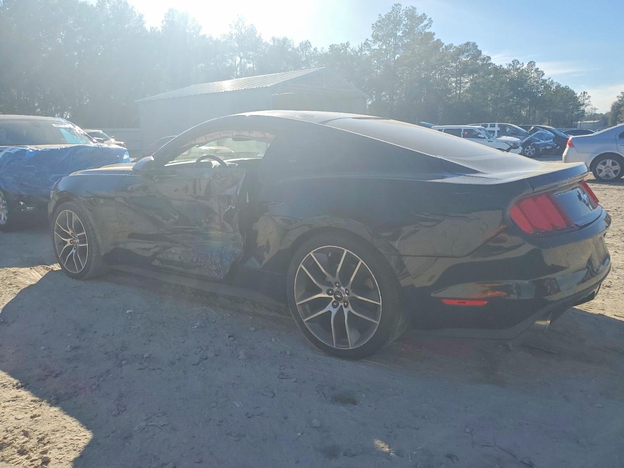 2016 Ford Mustang - zdjęcie 2