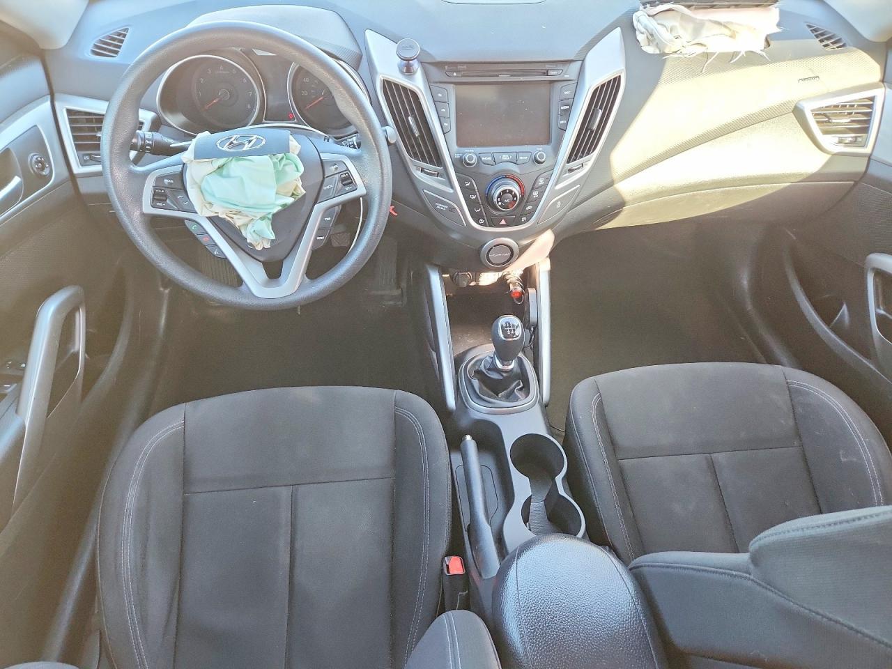 2016 Hyundai Veloster - zdjęcie 8