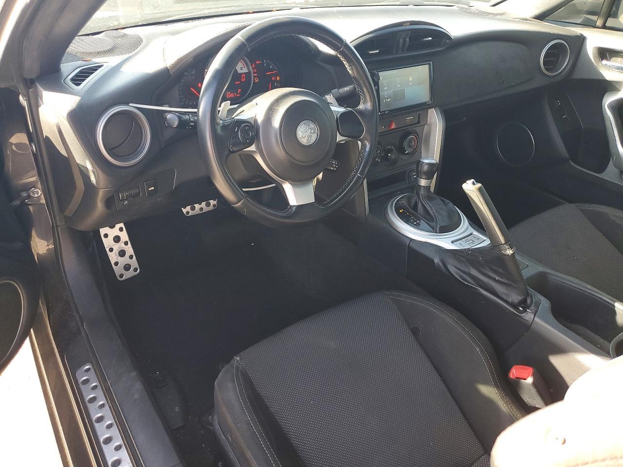 2017 Toyota 86 Base - zdjęcie 8