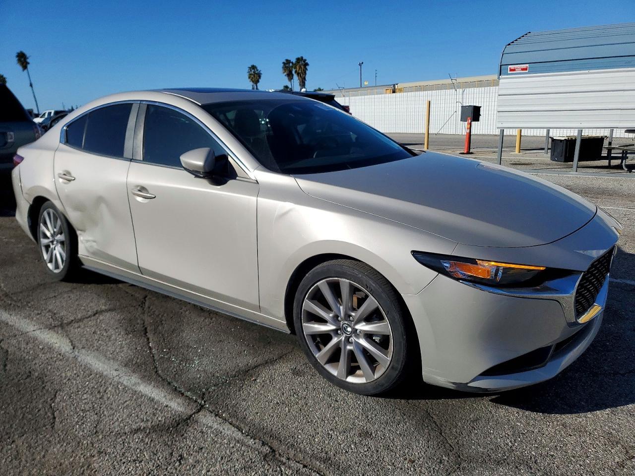 2022 Mazda 3 Preferred - zdjęcie 4