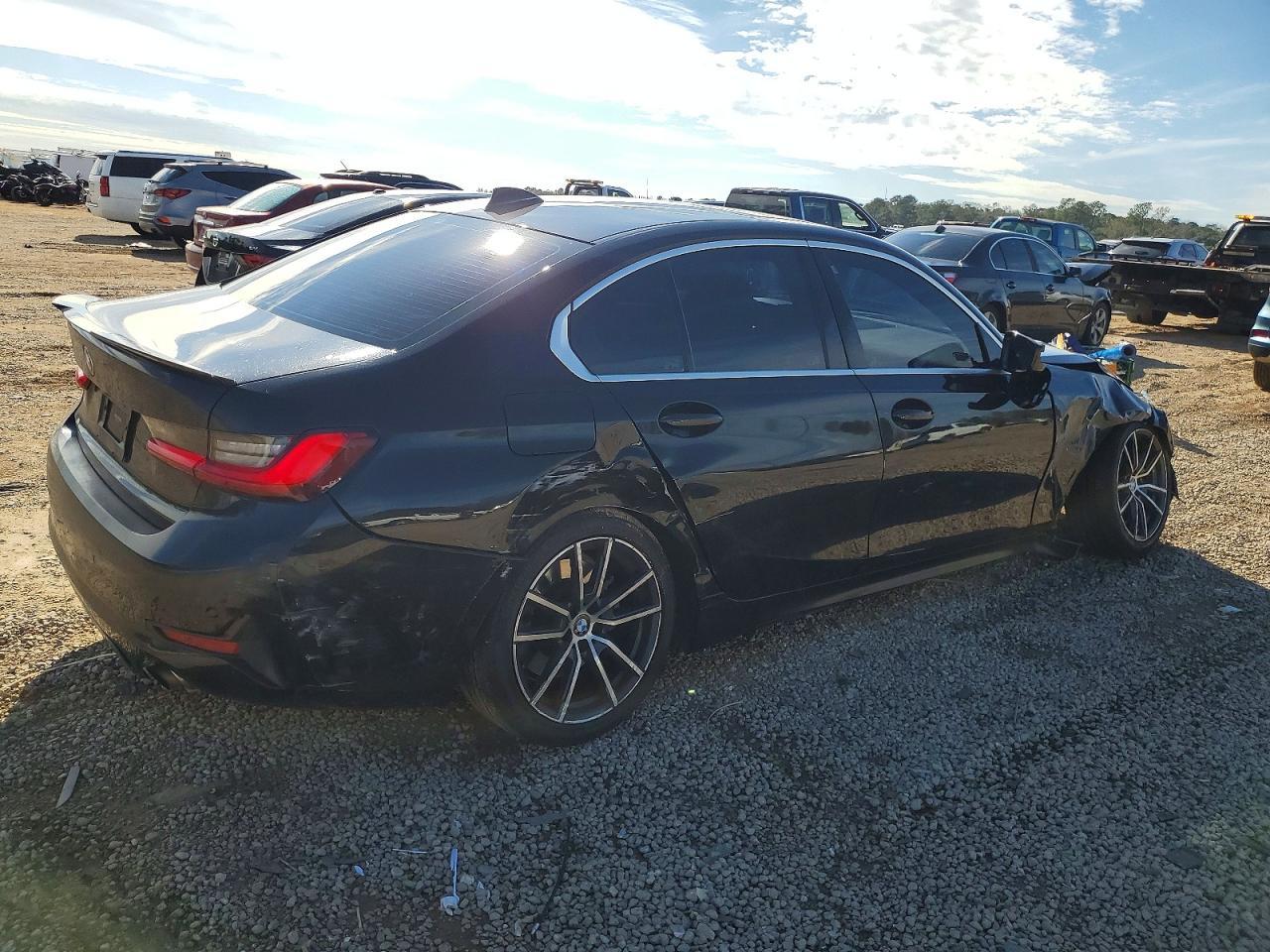 2019 BMW 330I - zdjęcie 3