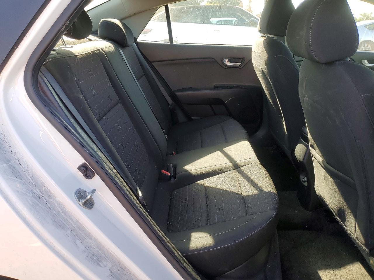 2021 Kia Rio Lx - zdjęcie 10