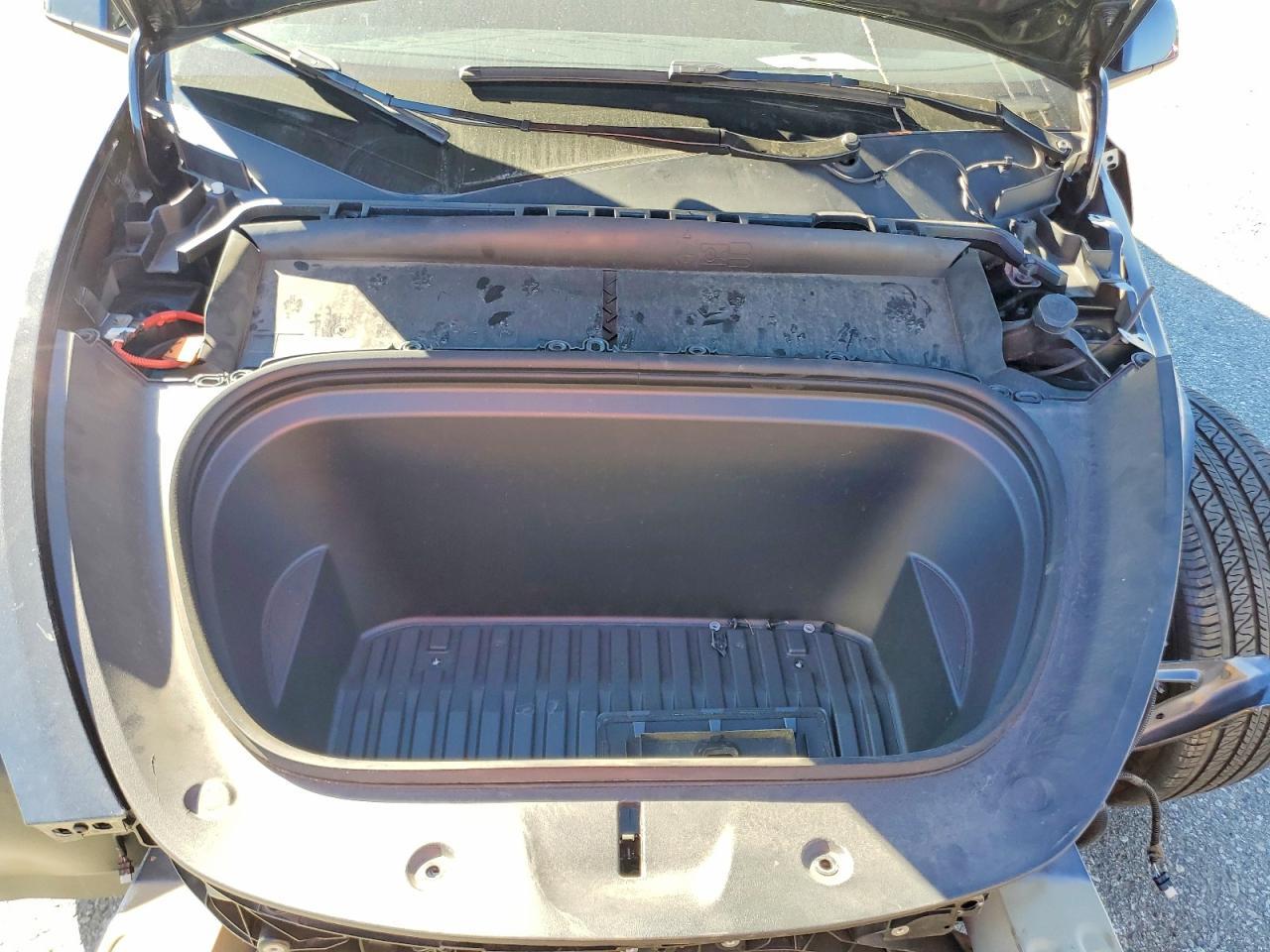 2024 Tesla Model Y - zdjęcie 11