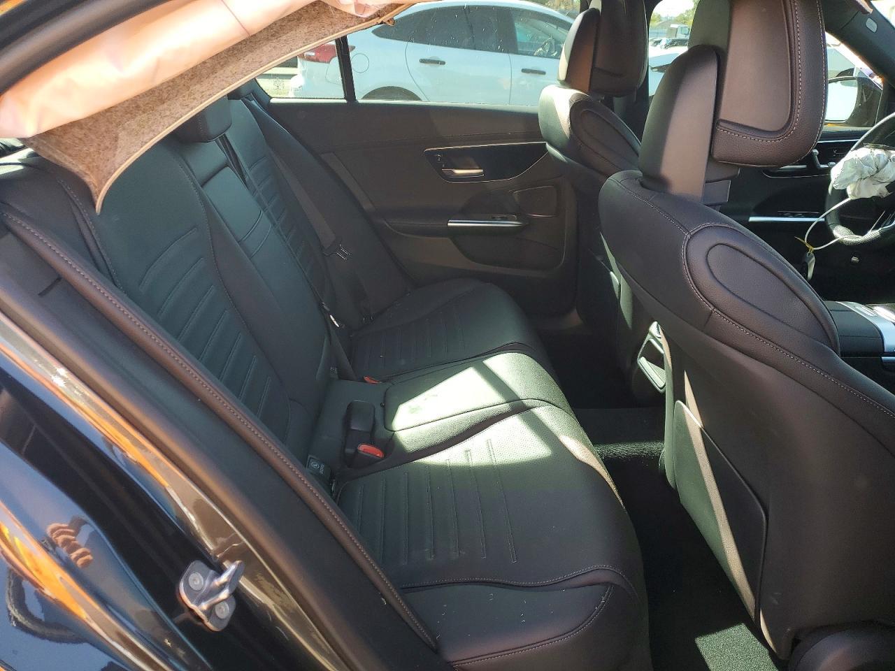 2023 Mercedes-Benz C 300 - zdjęcie 10