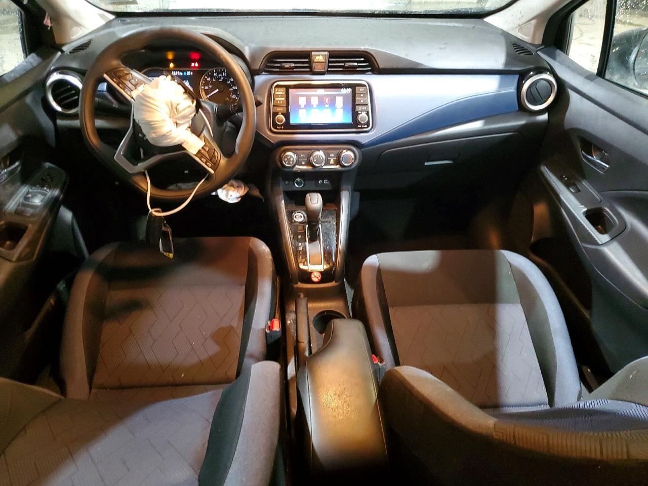 2025 Nissan Versa Sv - zdjęcie 8