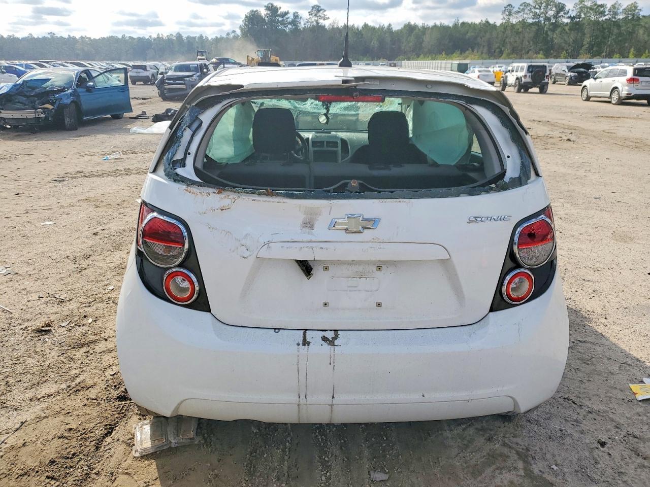 2014 Chevrolet Sonic Ls - zdjęcie 6