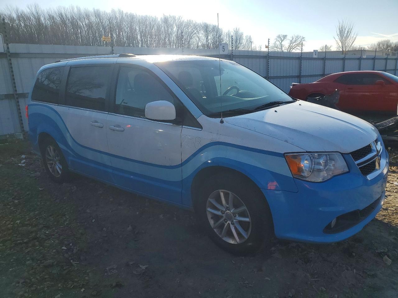 2019 Dodge Grand Caravan Sxt - zdjęcie 4
