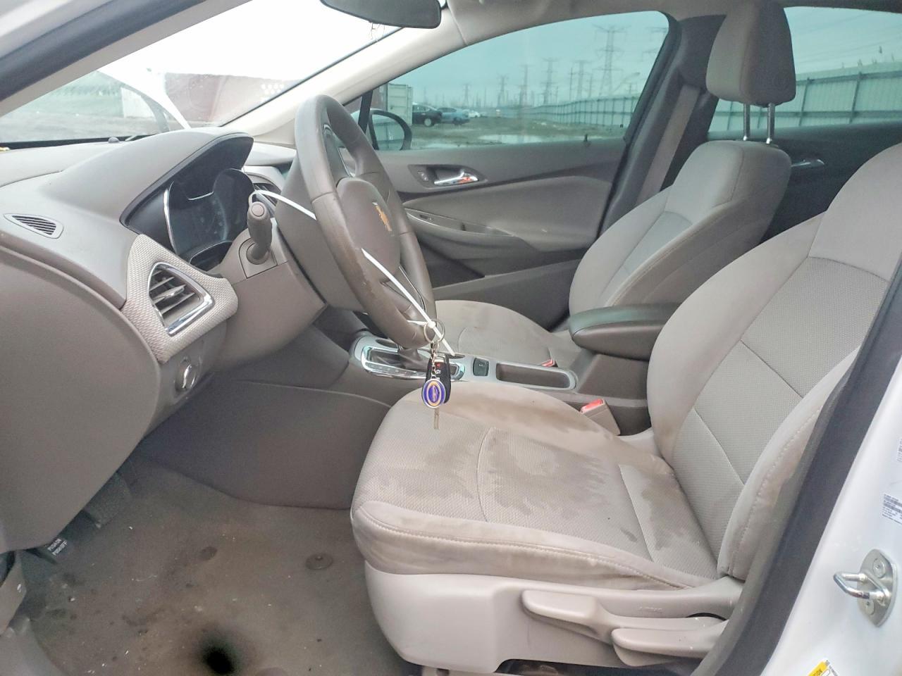 2017 Chevrolet Cruze Ls - zdjęcie 7