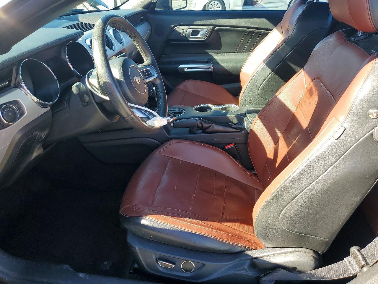 2015 Ford Mustang - zdjęcie 7