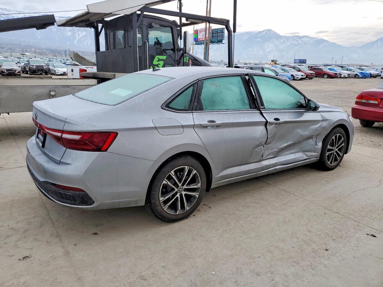 2025 Volkswagen Jetta Sport - zdjęcie 3