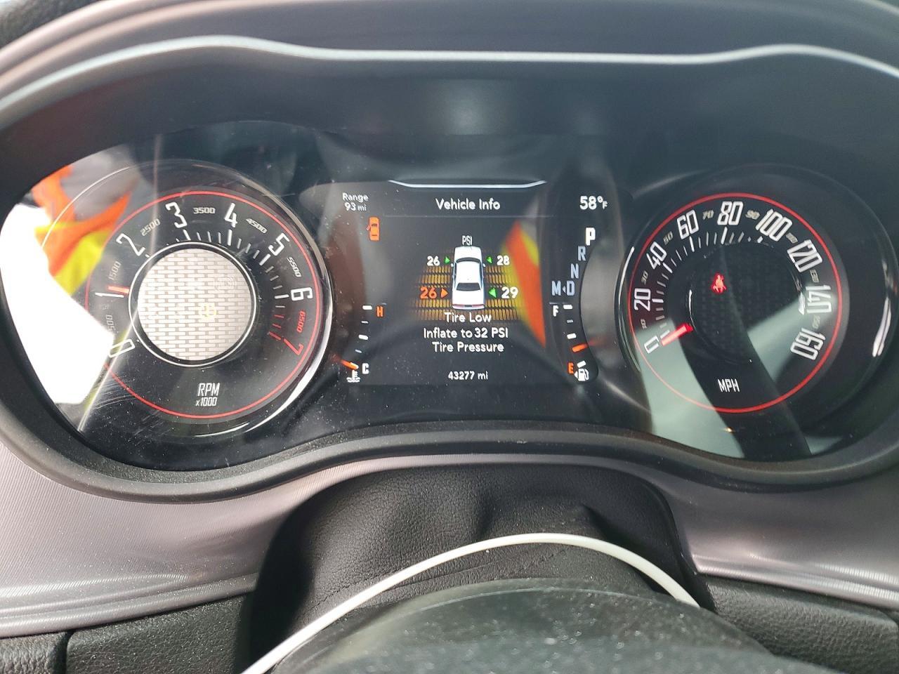 2023 Dodge Challenger Sxt - zdjęcie 9