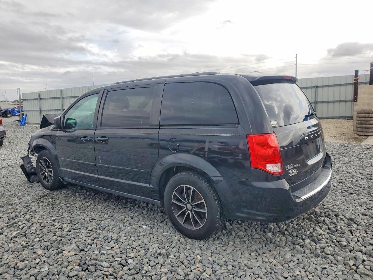 2017 Dodge Grand Caravan Gt - zdjęcie 2