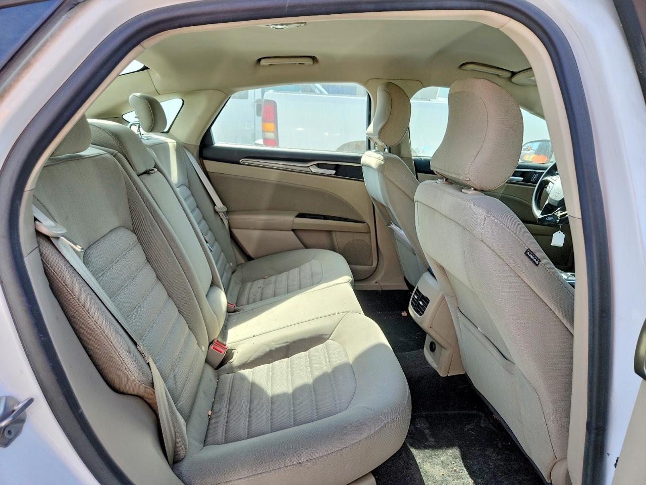 2017 Ford Fusion - zdjęcie 10