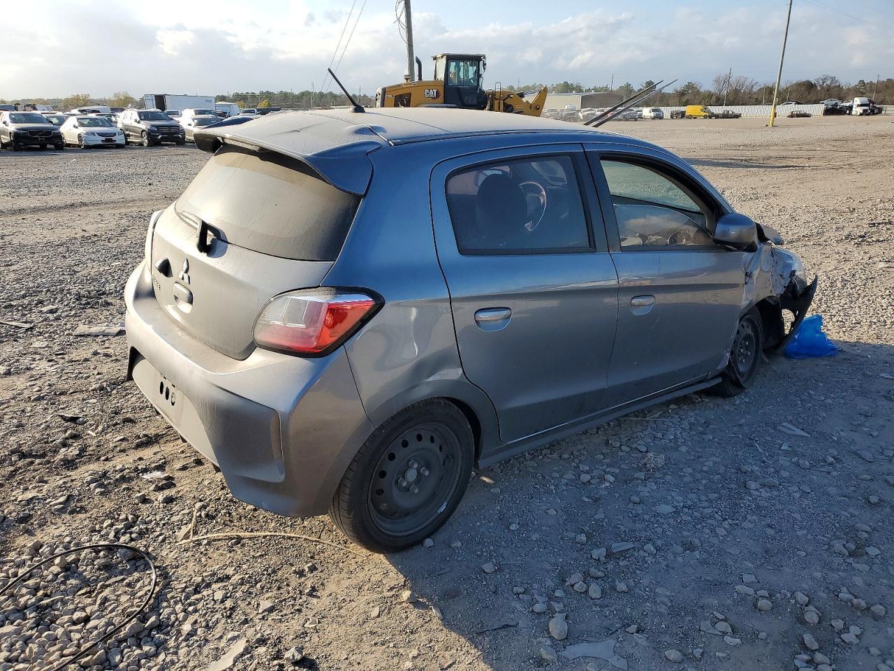 2023 Mitsubishi Mirage Es - zdjęcie 3