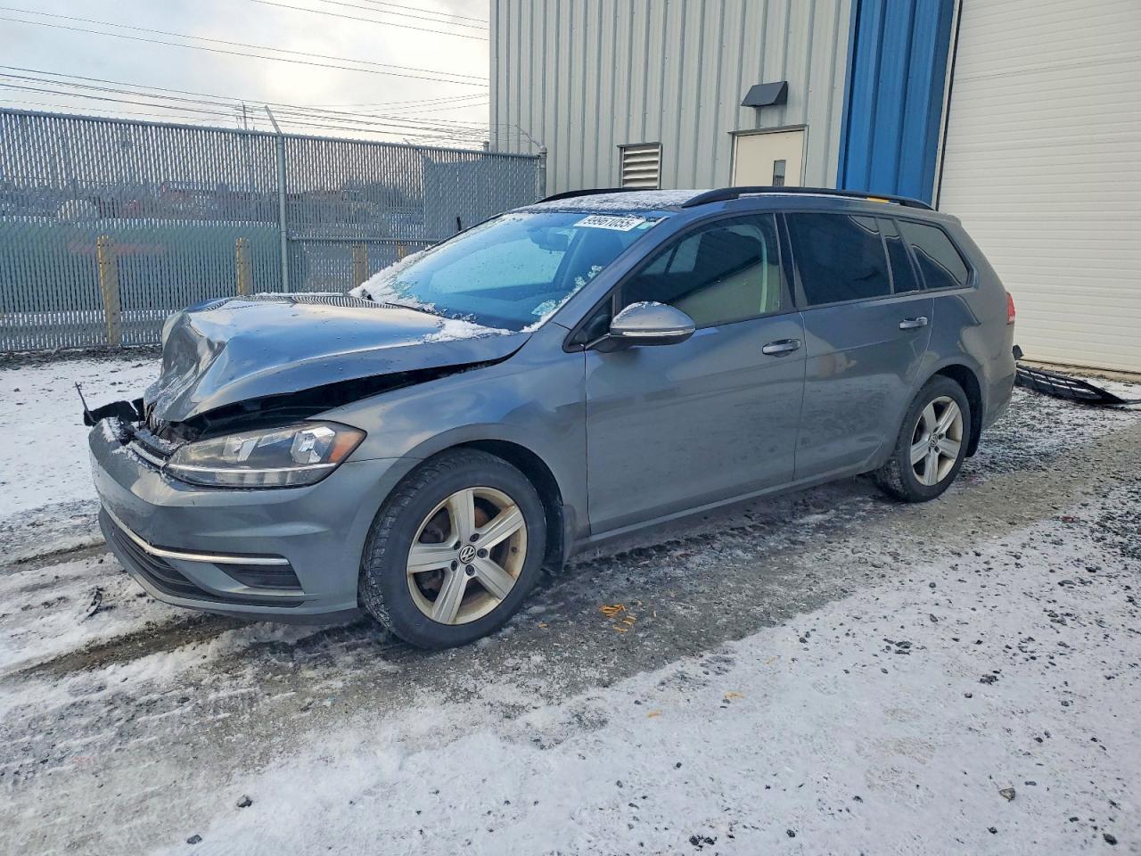 2019 Volkswagen Golf Sportwagen S - zdjęcie główne