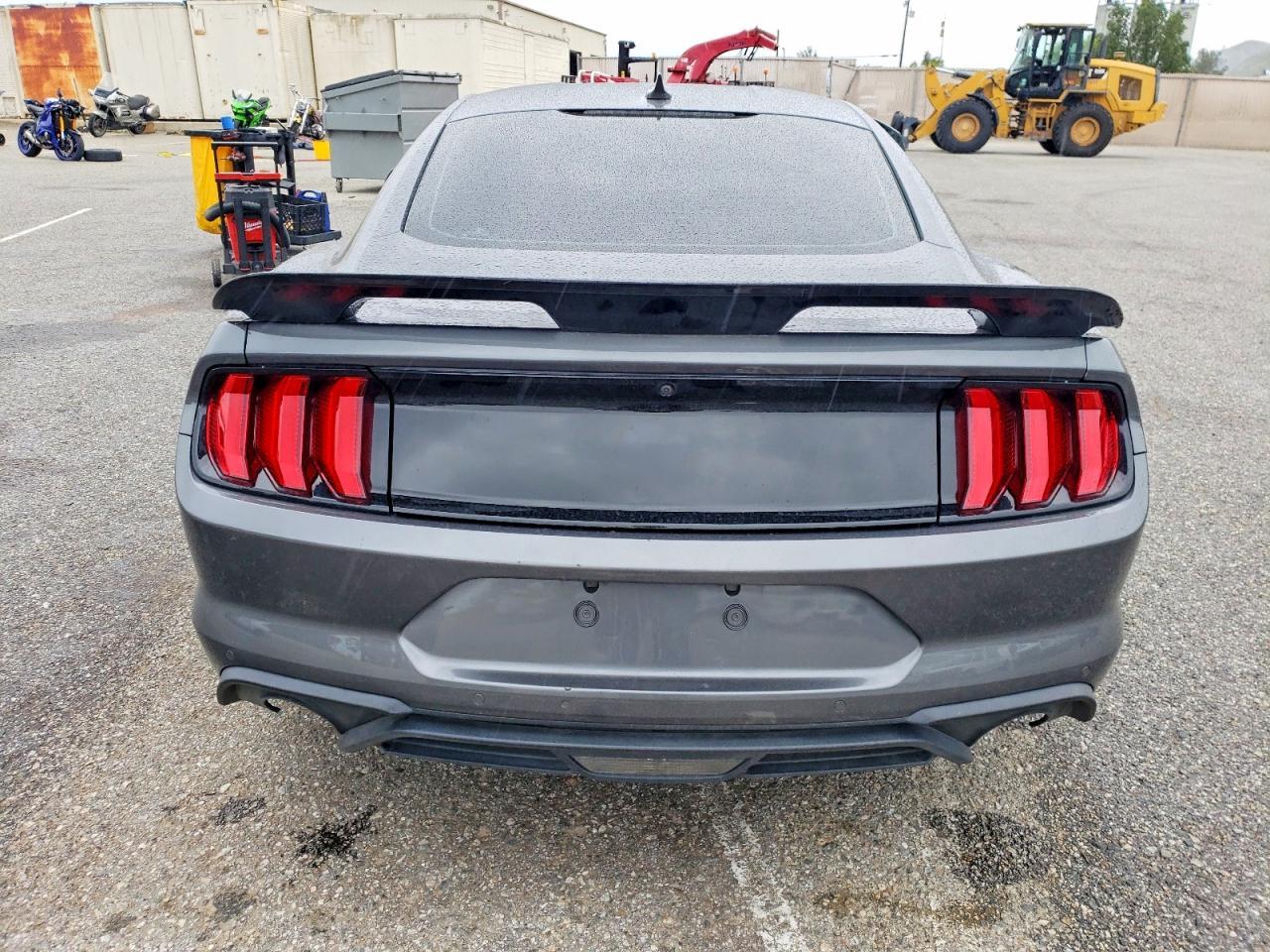 2023 Ford Mustang - zdjęcie 6