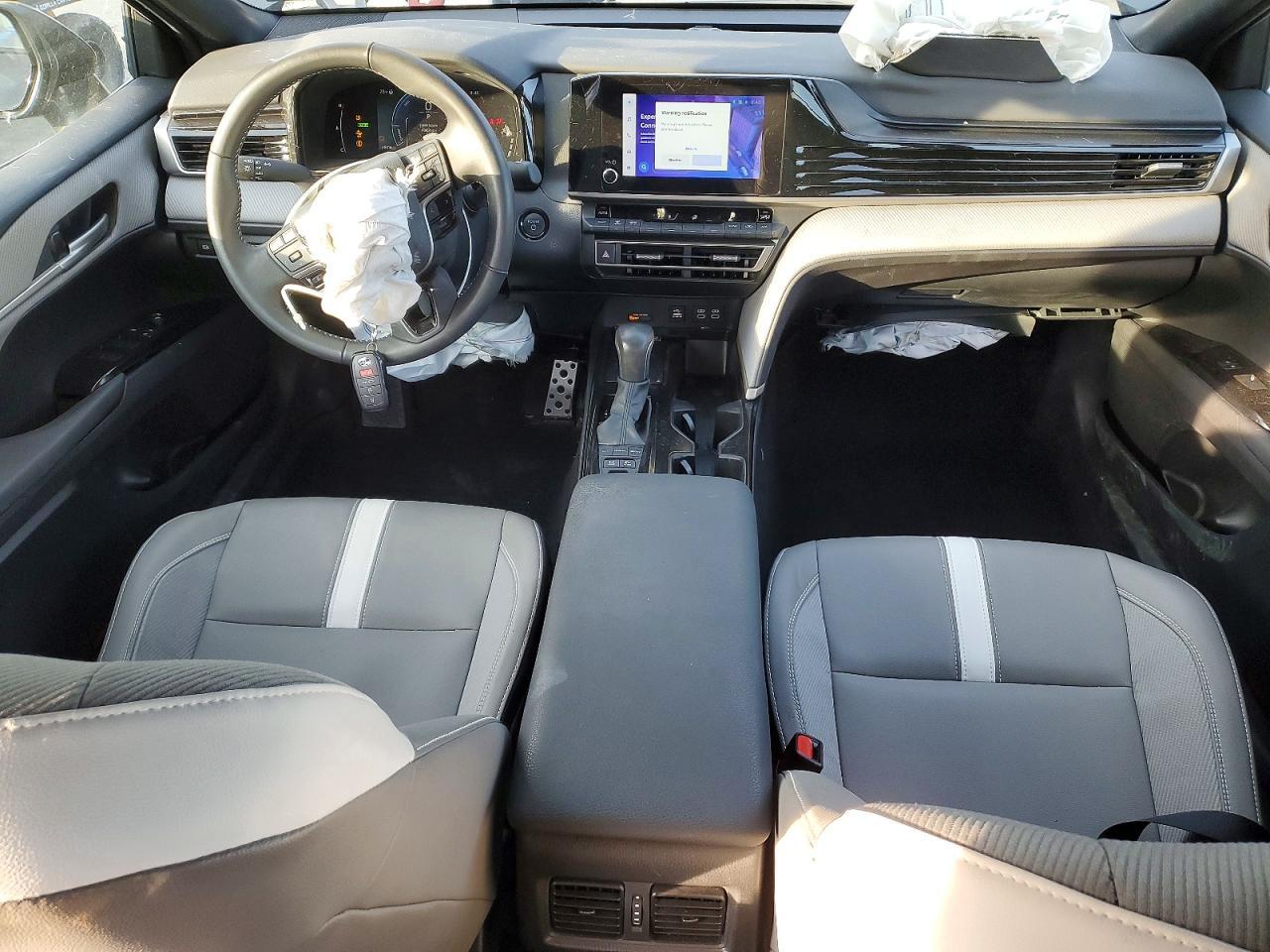 2025 Toyota Camry Xse - zdjęcie 8