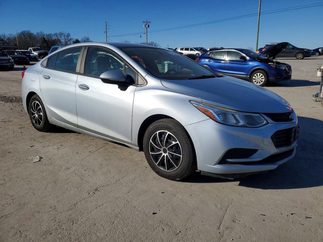 2017 Chevrolet Cruze Ls - zdjęcie 4