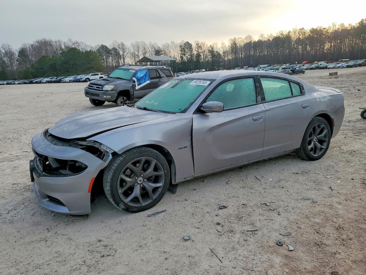 2018 Dodge Charger R/T - zdjęcie główne