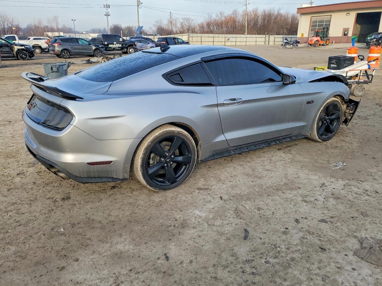 2022 Ford Mustang Gt - zdjęcie 3