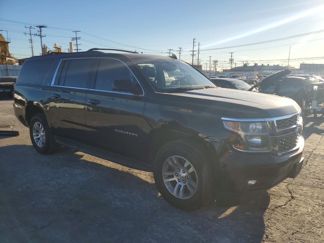 2019 Chevrolet Suburban C1500 Lt - zdjęcie 4
