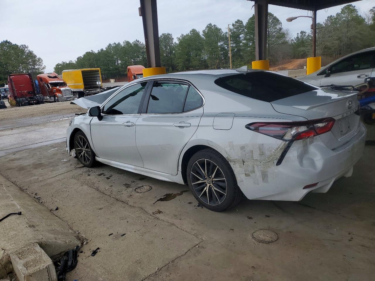 2024 Toyota Camry Se - zdjęcie 2