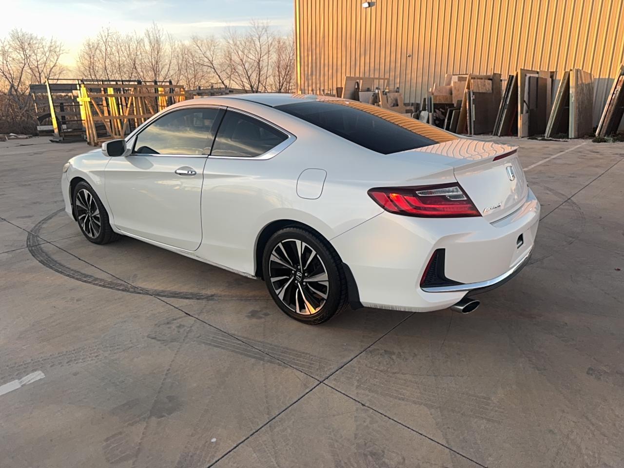 Honda Accord - zdjęcie 3