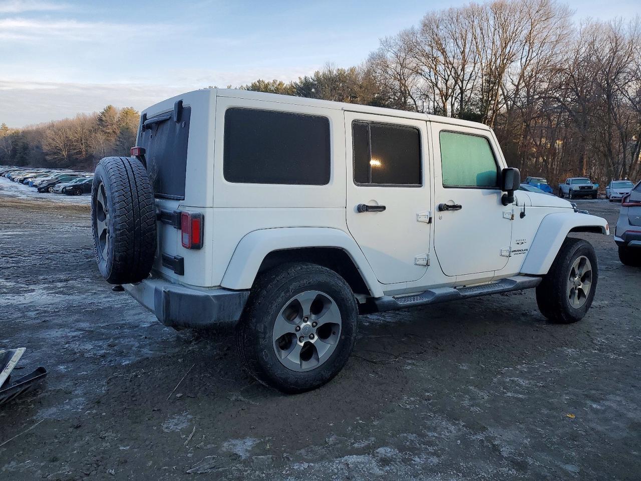 2017 Jeep Wrangler Unlimited Sahara - zdjęcie 3